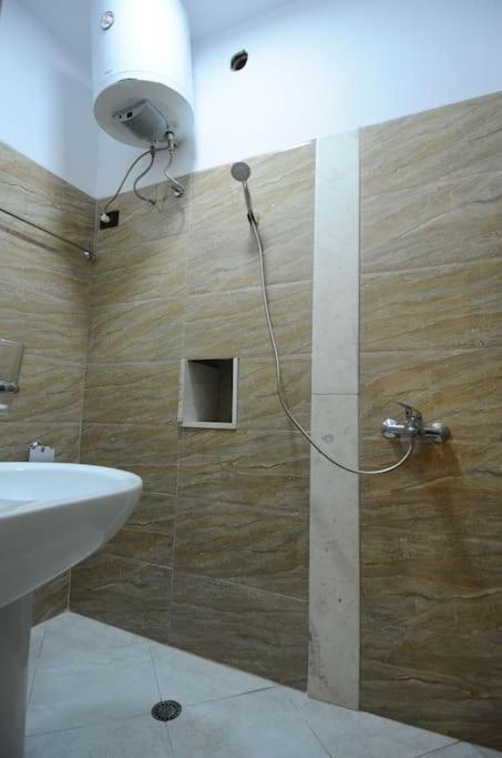 Ferienwohnung Grandpa House App.1 Tirana Exterior foto